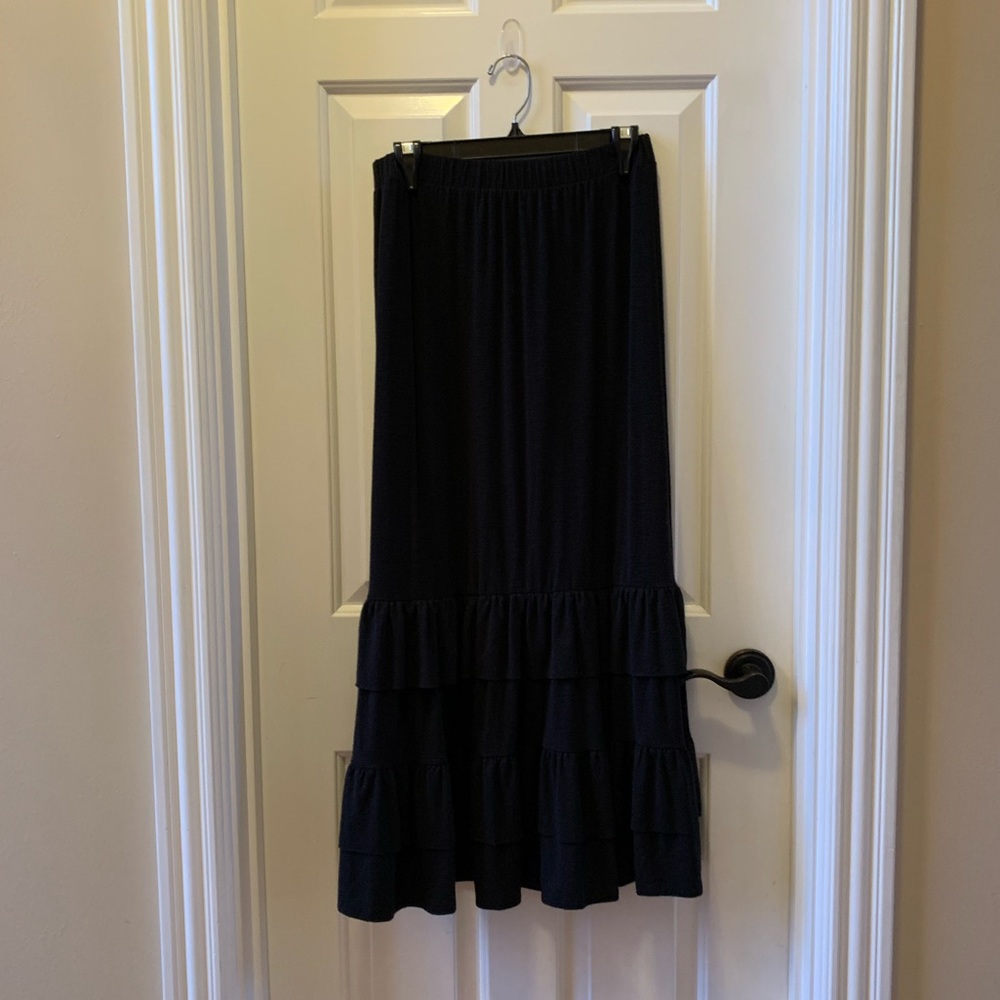 Women’s black maxi skirt
